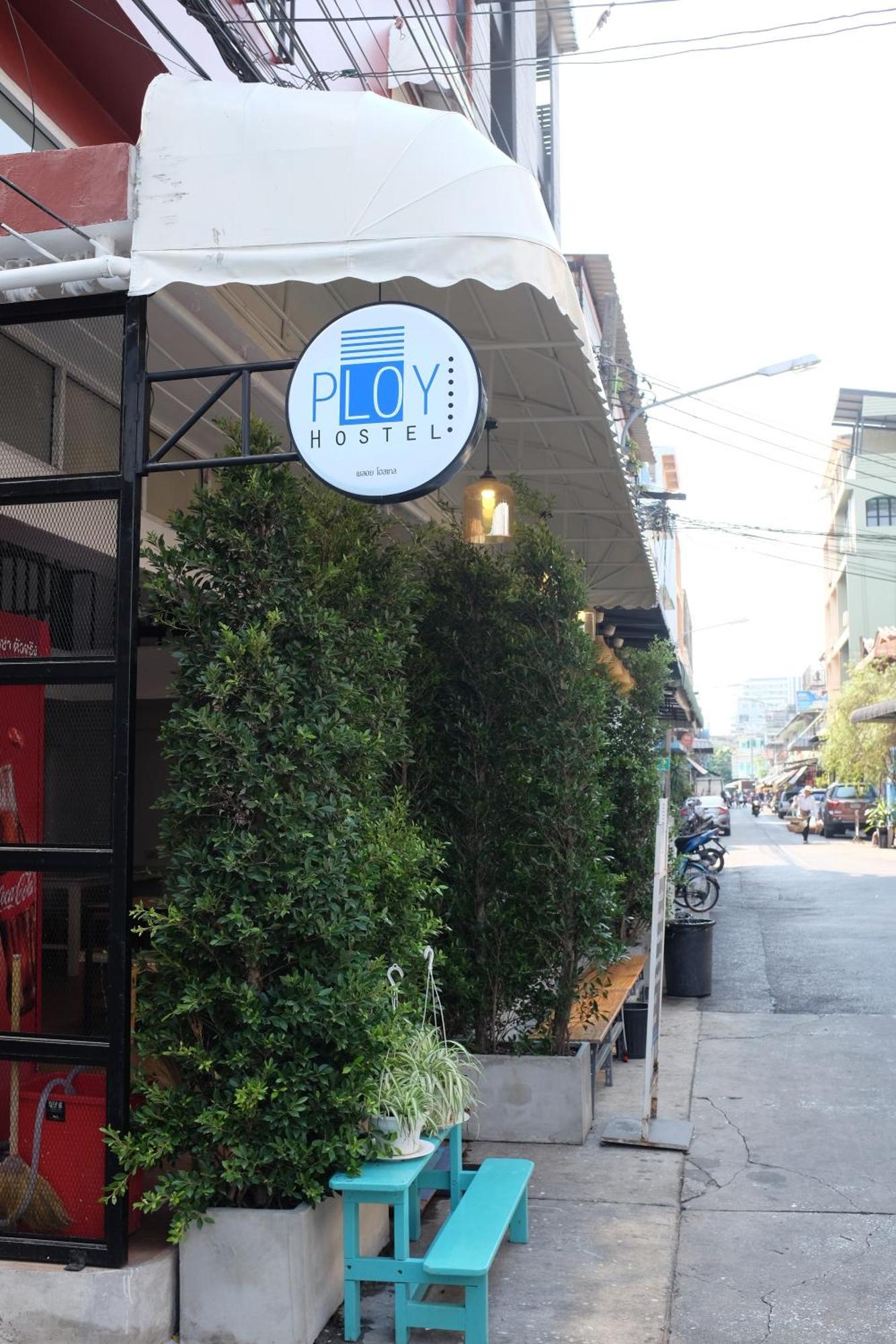 Ploy Hostel Bangkok Exteriör bild