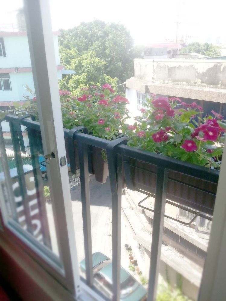 Ploy Hostel Bangkok Exteriör bild