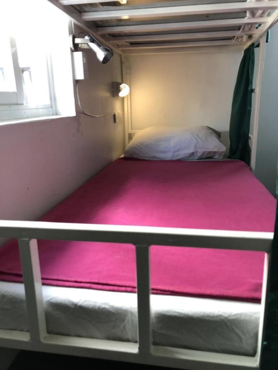 Ploy Hostel Bangkok Exteriör bild